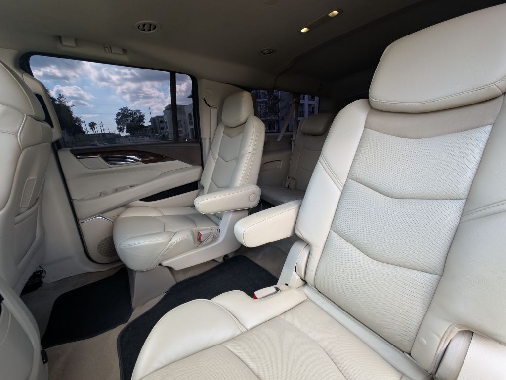 2016 Cadillac Escalade Image 19