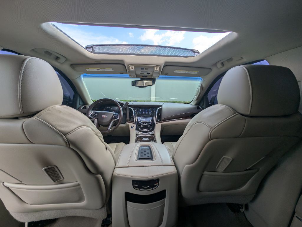 2016 Cadillac Escalade Image 25