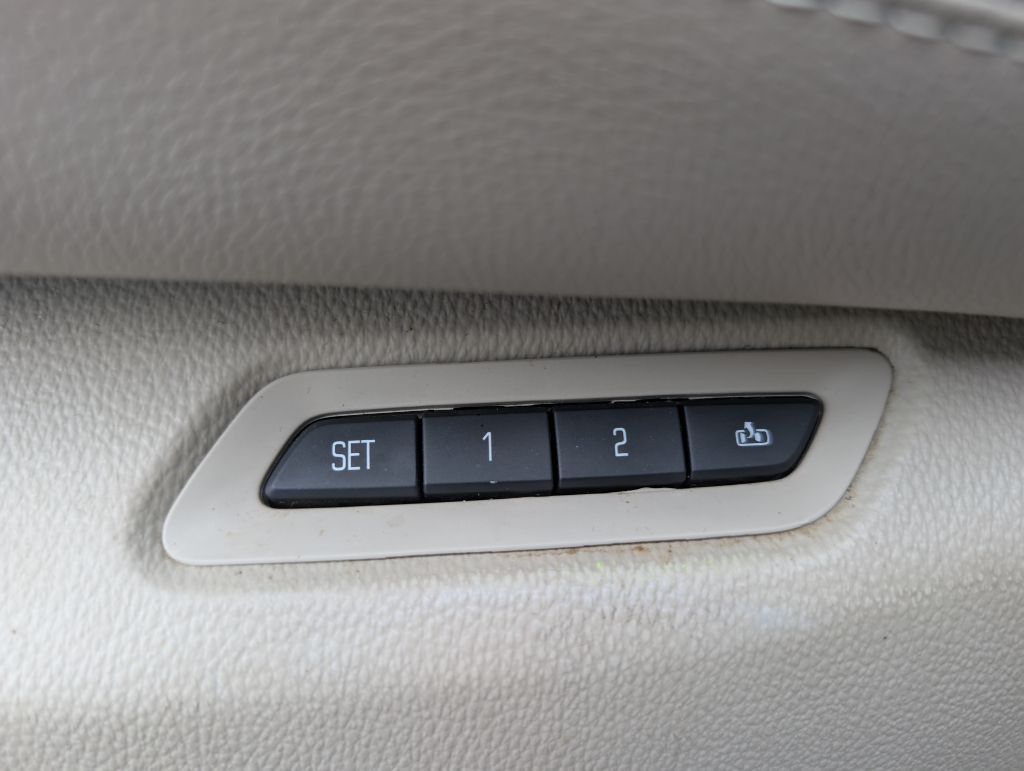 2016 Cadillac Escalade Image 29