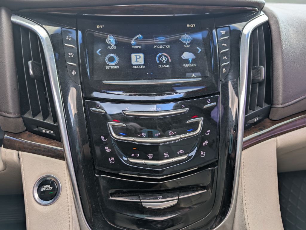 2016 Cadillac Escalade Image 36