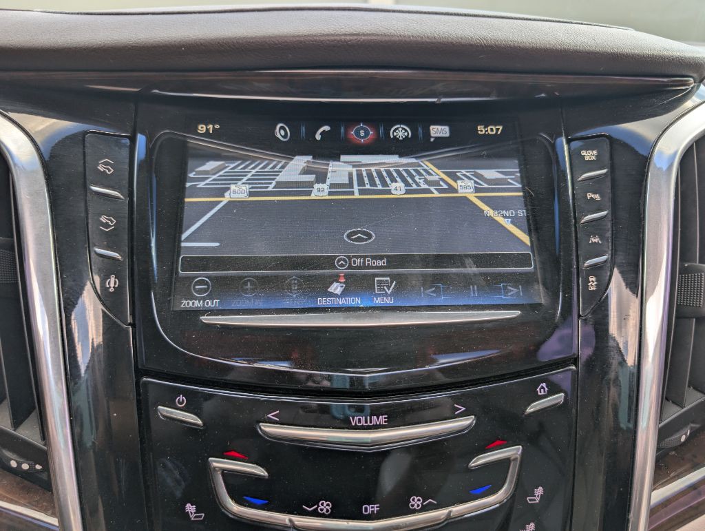 2016 Cadillac Escalade Image 37