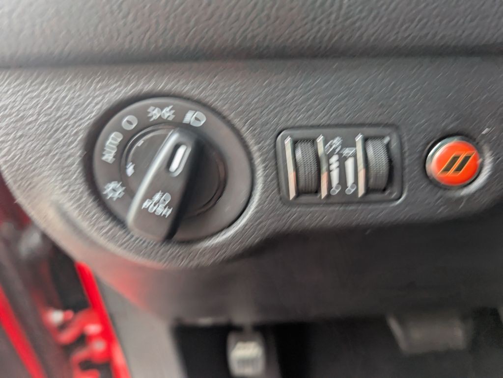 2019 Dodge Challenger Image 21