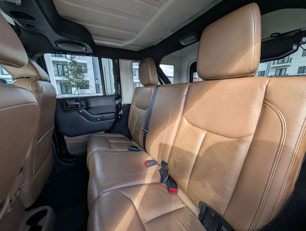 2013 Jeep Wrangler Unlimited Image 16