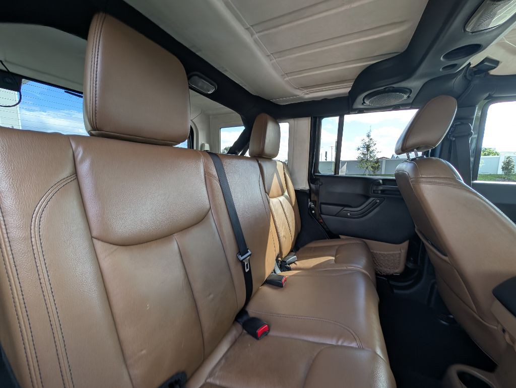 2013 Jeep Wrangler Unlimited Image 19