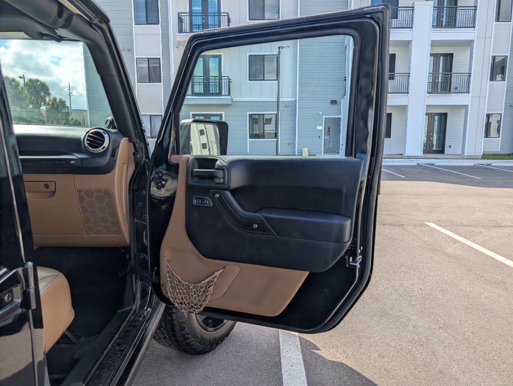 2013 Jeep Wrangler Unlimited Image 20