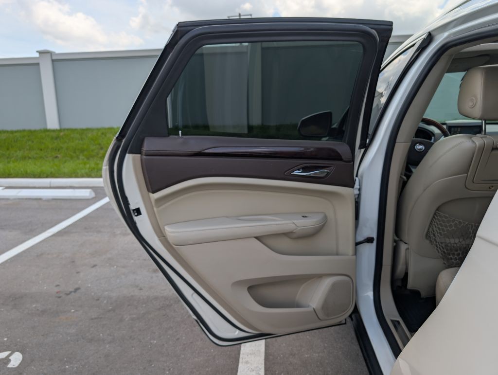 2010 Cadillac SRX Image 14