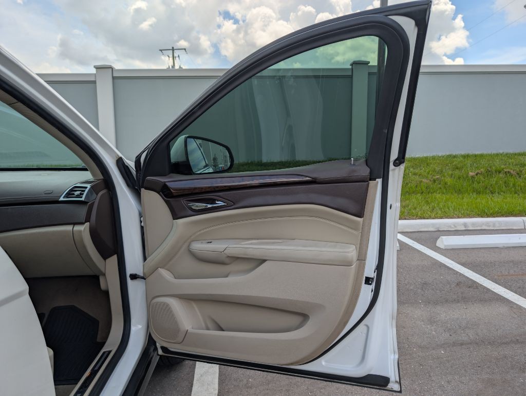2010 Cadillac SRX Image 20