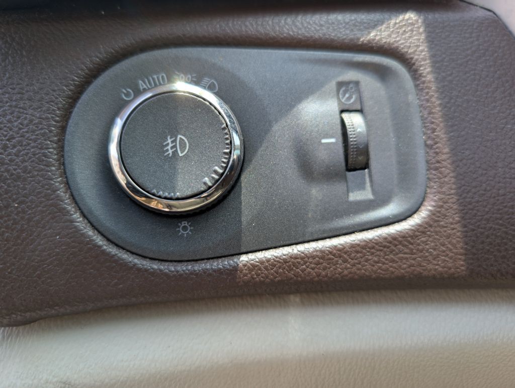 2010 Cadillac SRX Image 32