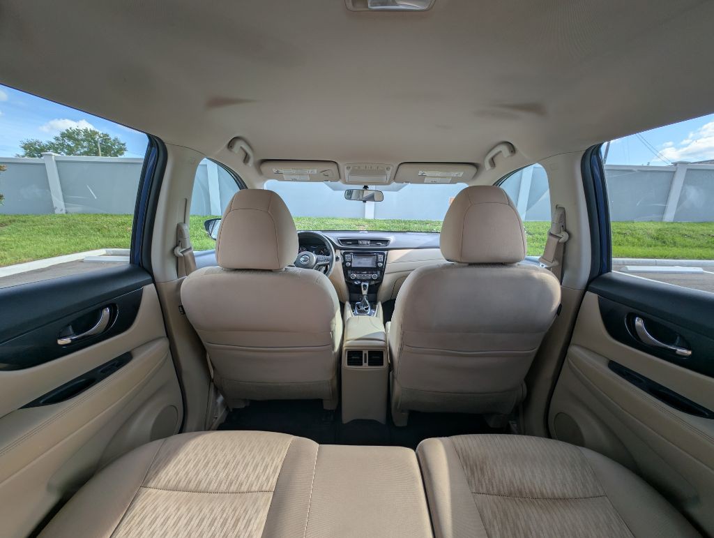 2017 Nissan Rogue Image 16