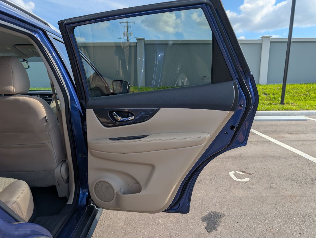 2017 Nissan Rogue Image 23