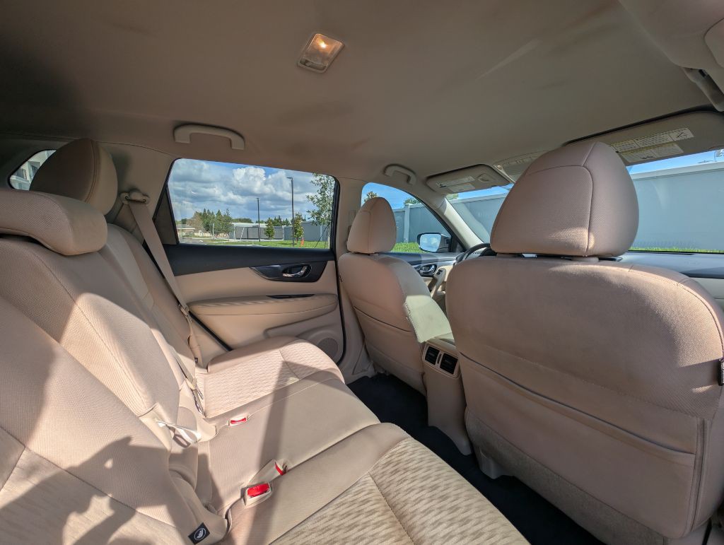 2017 Nissan Rogue Image 24