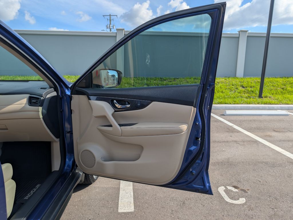 2017 Nissan Rogue Image 26