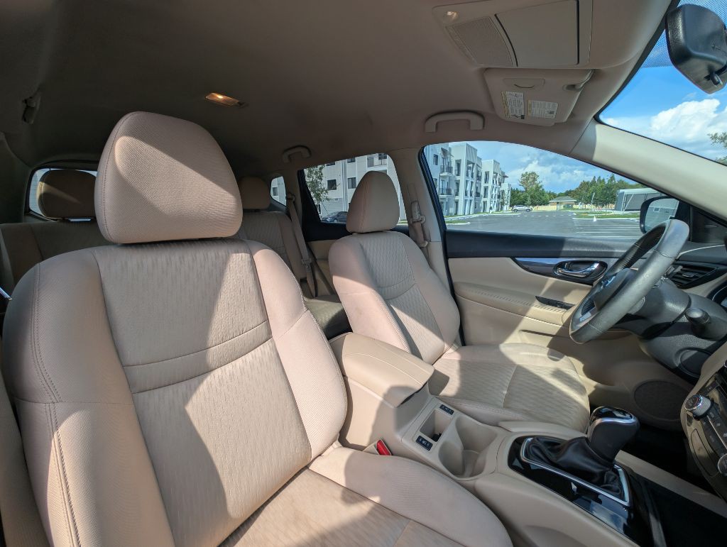 2017 Nissan Rogue Image 28