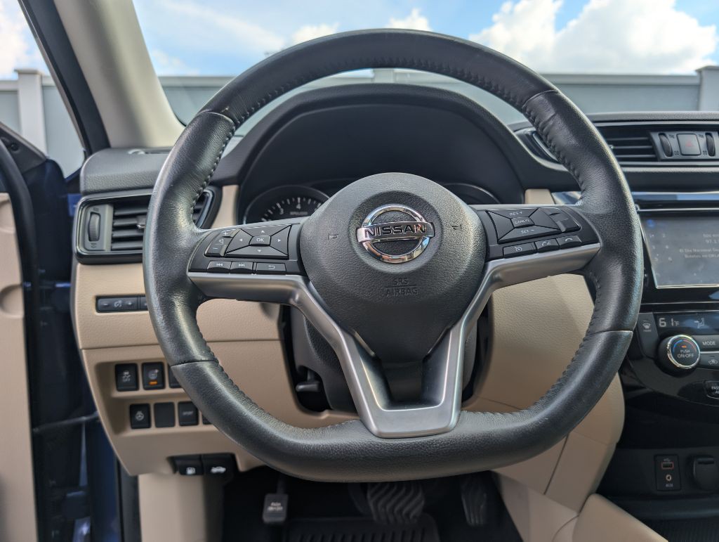 2017 Nissan Rogue Image 32