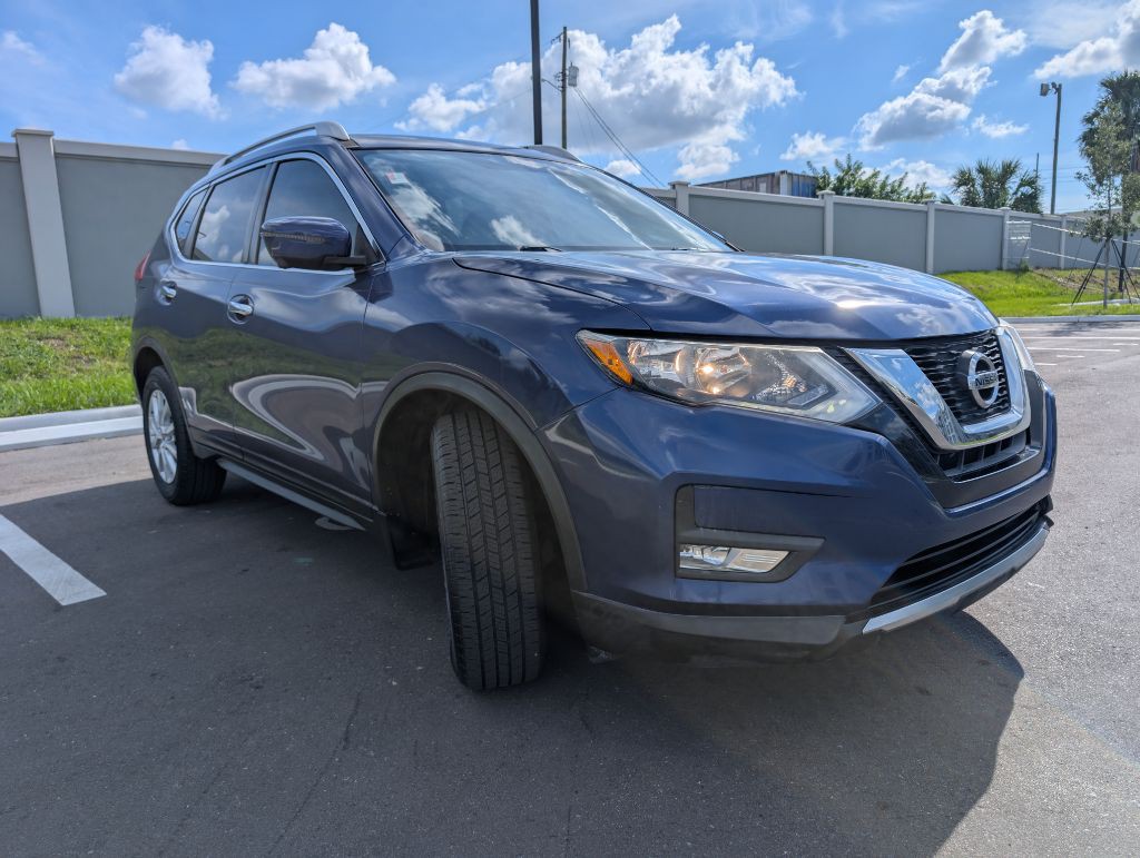 2017 Nissan Rogue Image 2