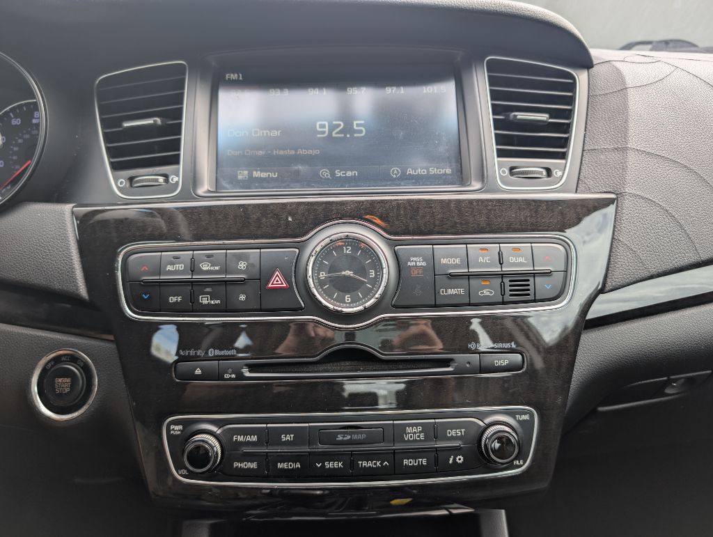 2014 Kia Cadenza Image 32