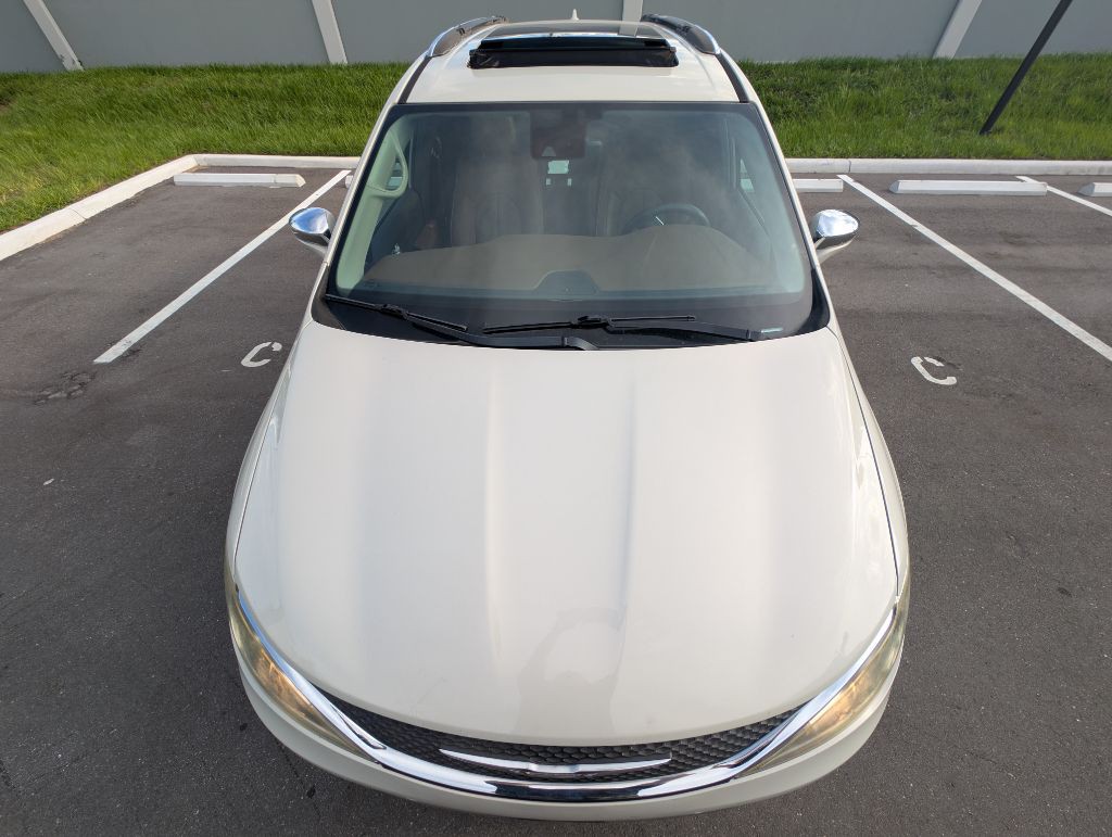 2017 Chrysler Pacifica Image 4