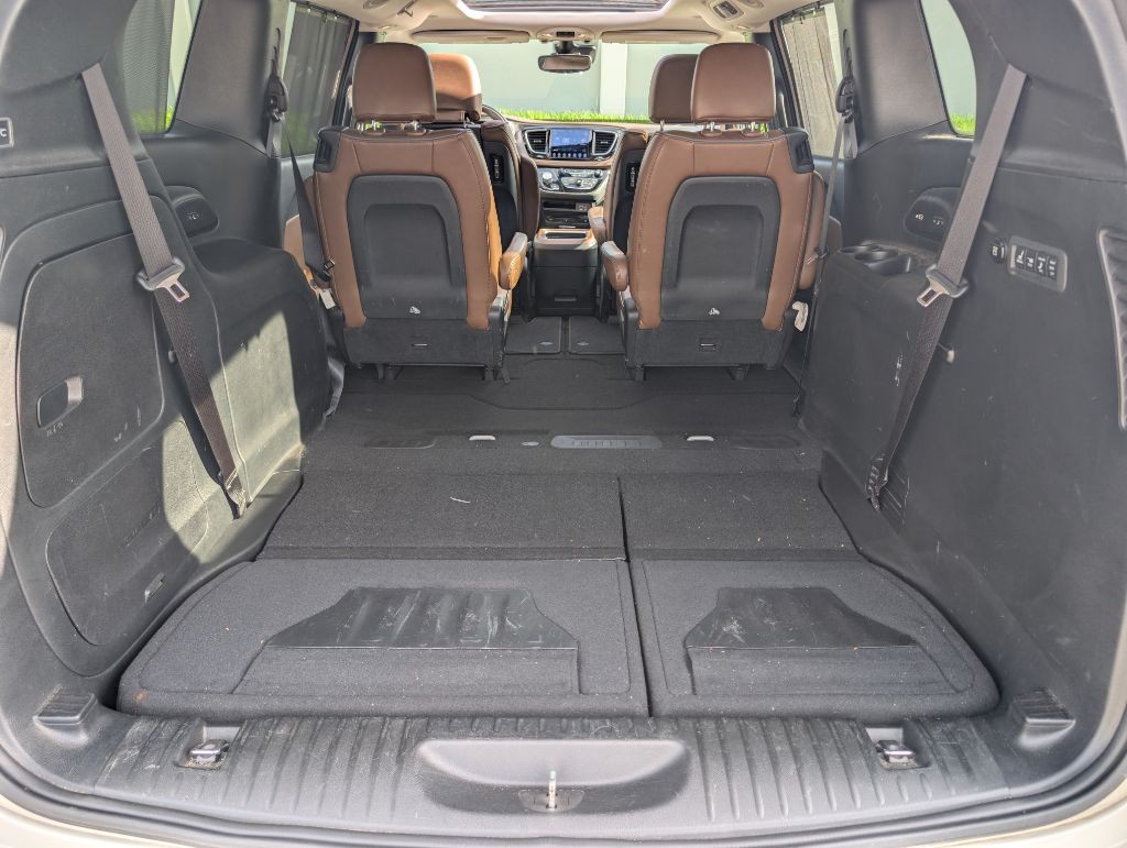 2017 Chrysler Pacifica Image 12