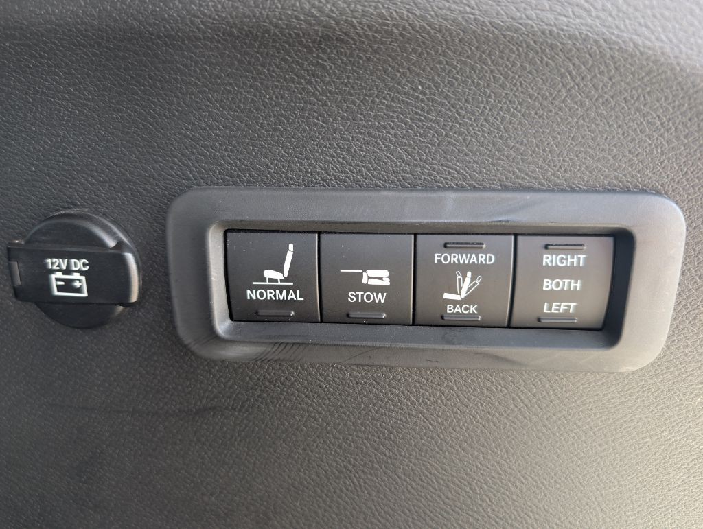 2017 Chrysler Pacifica Image 14