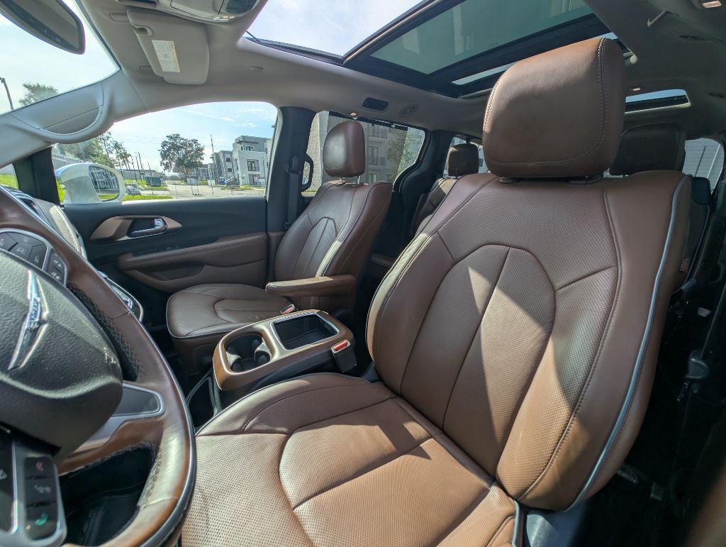 2017 Chrysler Pacifica Image 18