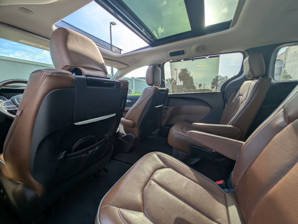 2017 Chrysler Pacifica Image 21