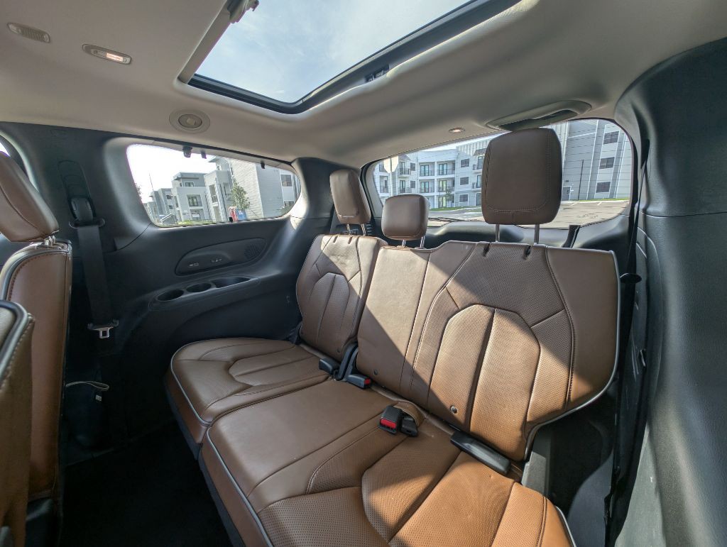 2017 Chrysler Pacifica Image 27