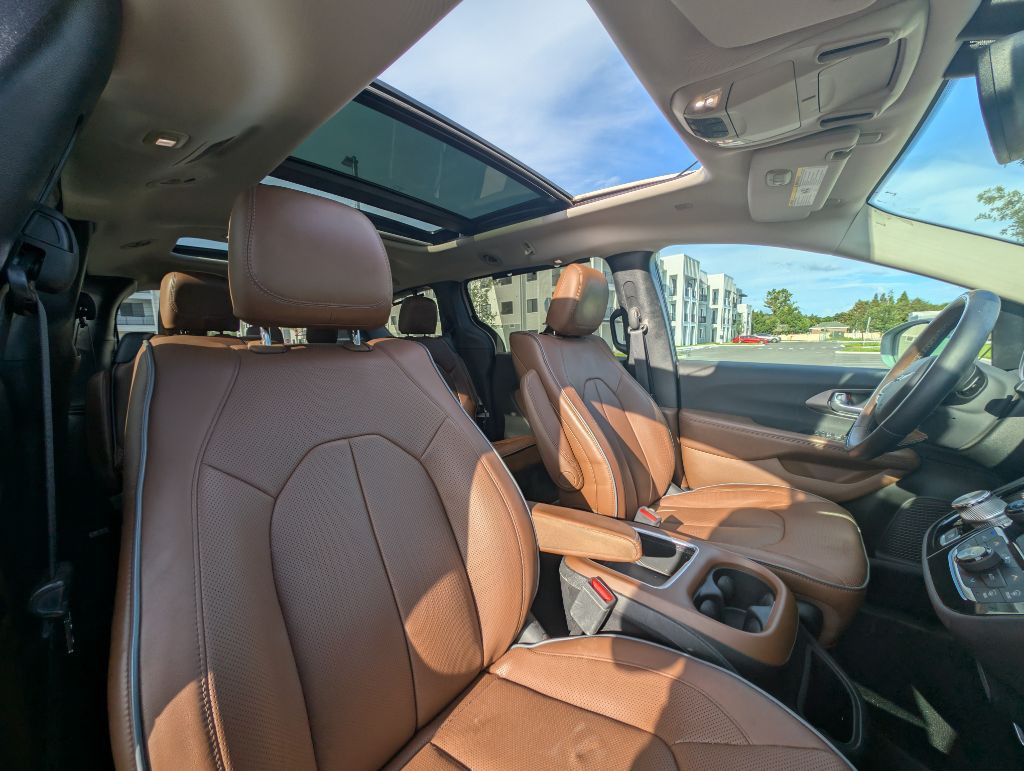 2017 Chrysler Pacifica Image 30