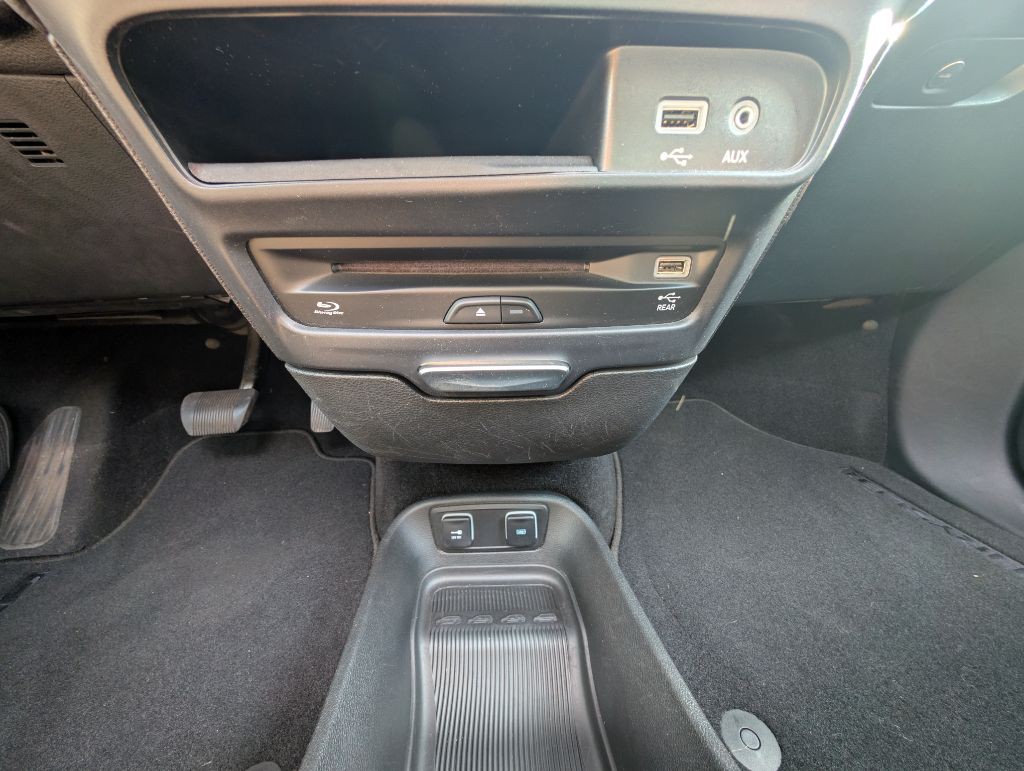 2017 Chrysler Pacifica Image 38