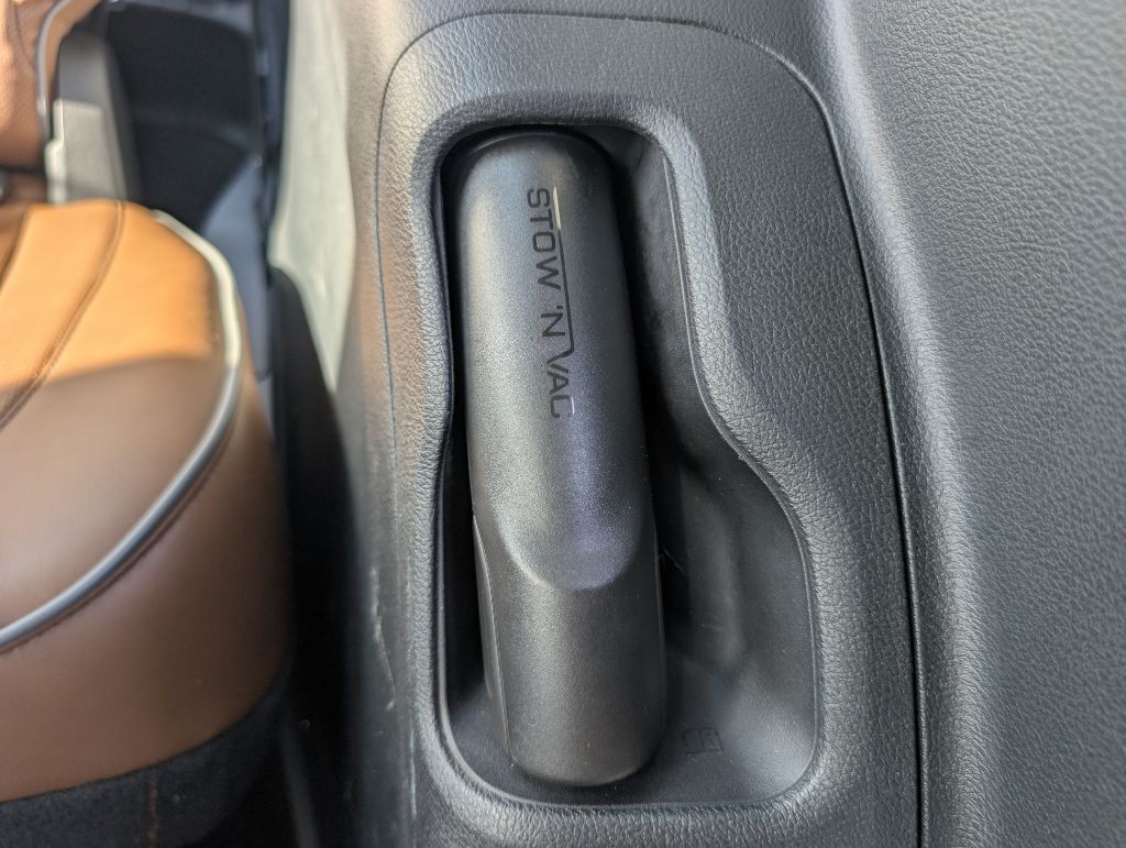 2017 Chrysler Pacifica Image 48