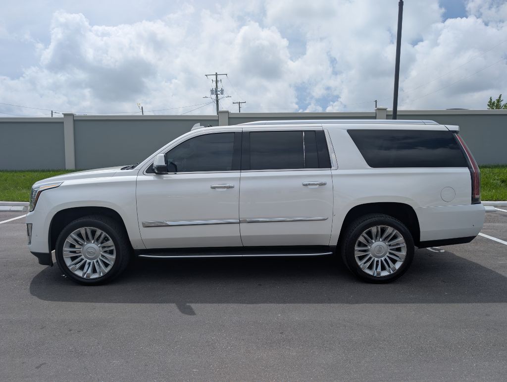 2017 Cadillac Escalade Image 5