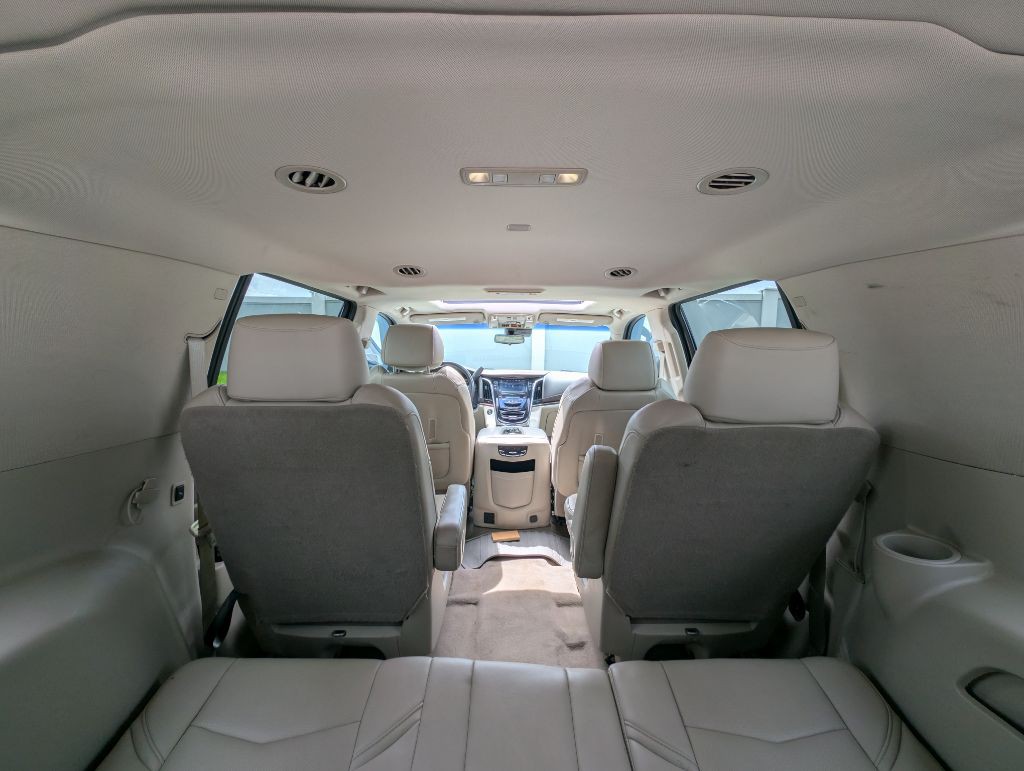 2017 Cadillac Escalade Image 12