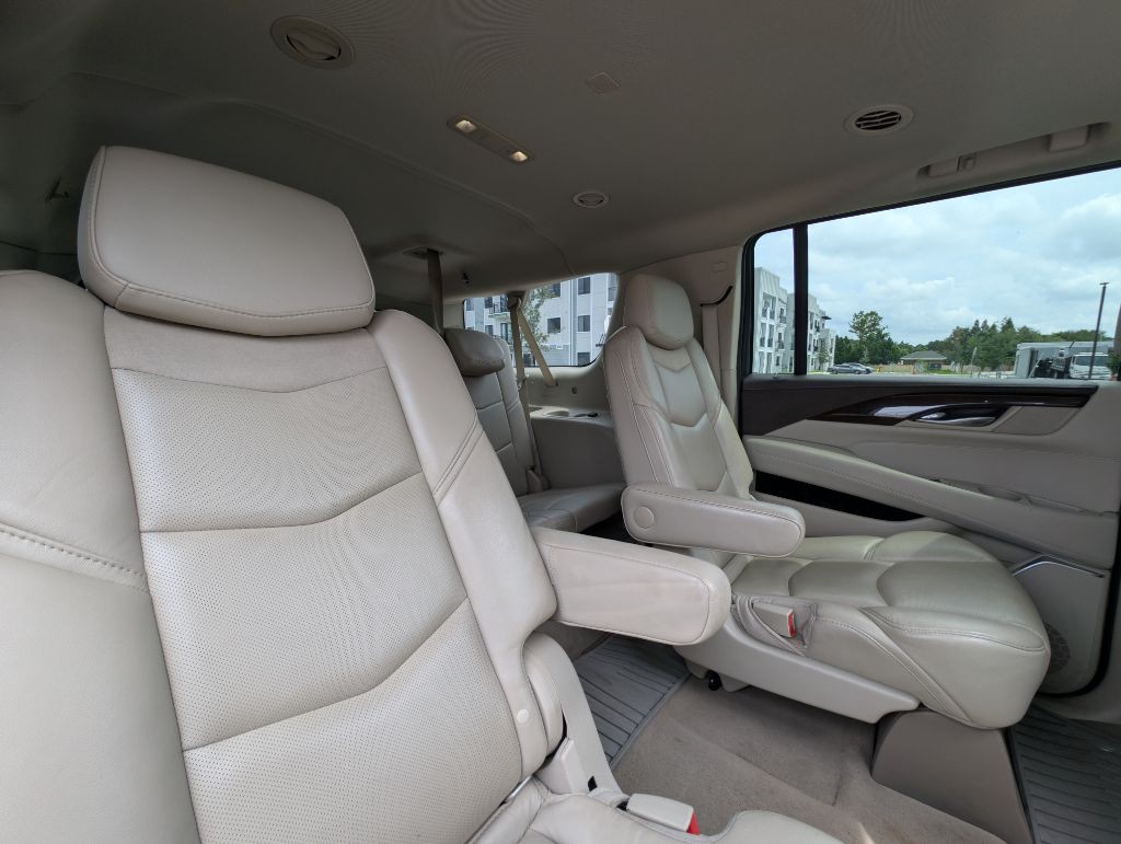 2017 Cadillac Escalade Image 24
