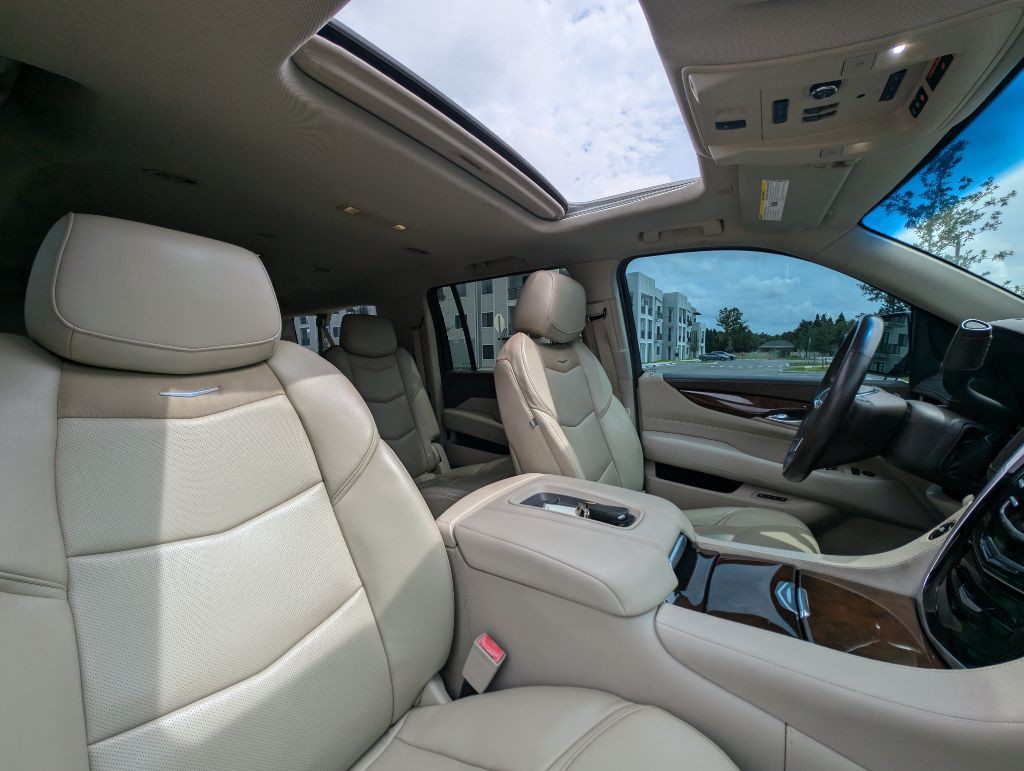 2017 Cadillac Escalade Image 25