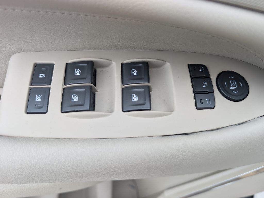 2017 Cadillac Escalade Image 35