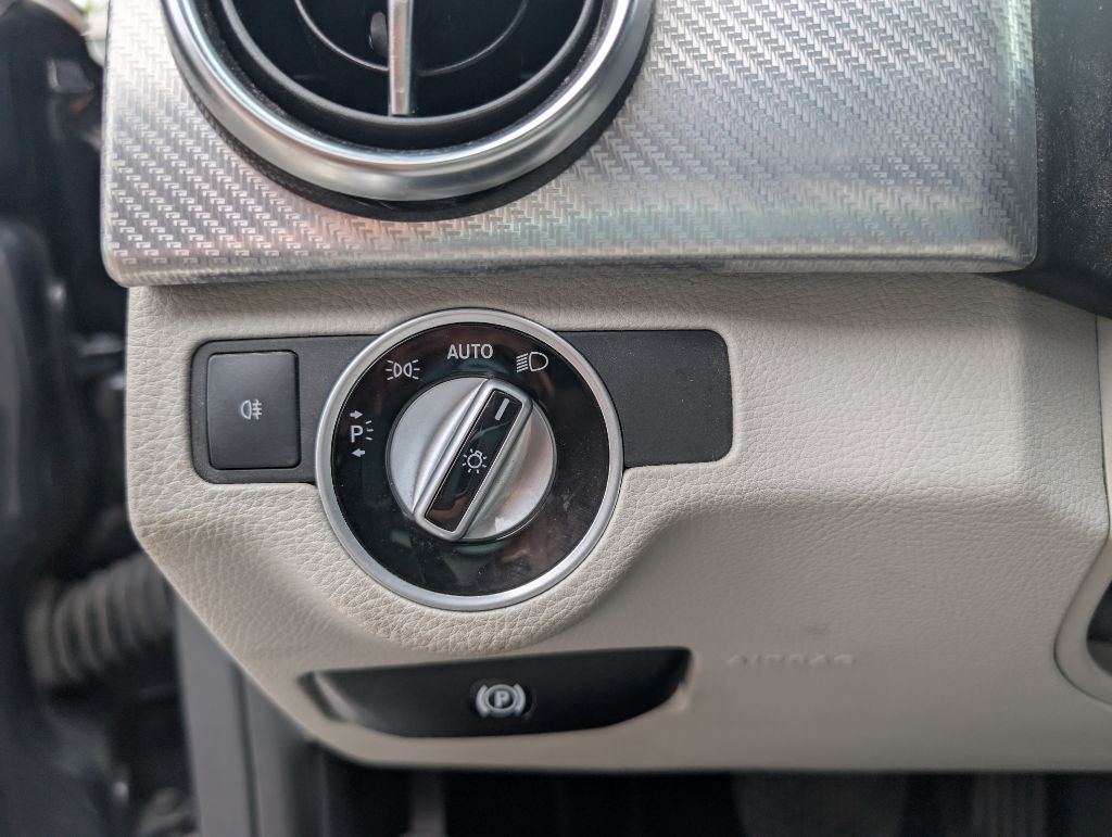 2014 Mercedes-Benz GLK-Class Image 31