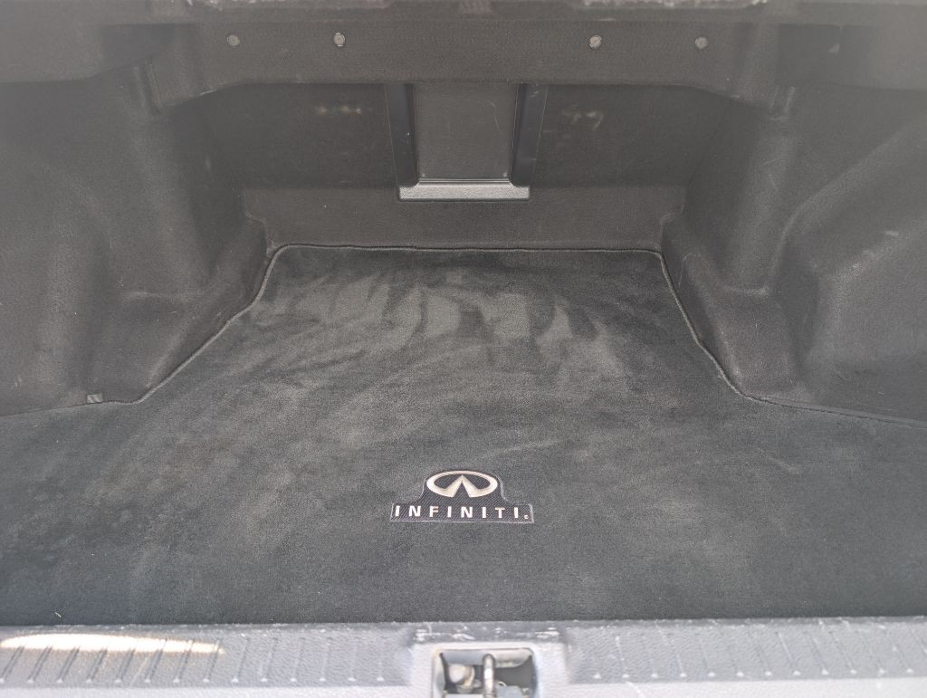2009 INFINITI M45 Image 11