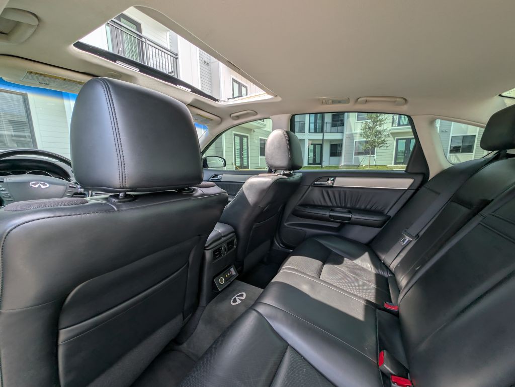 2009 INFINITI M45 Image 17