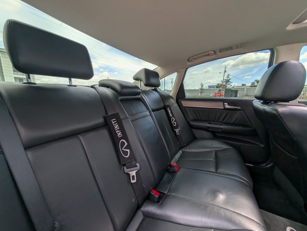 2009 INFINITI M45 Image 21