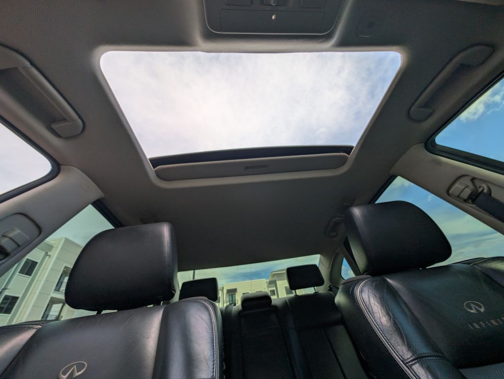 2009 INFINITI M45 Image 25