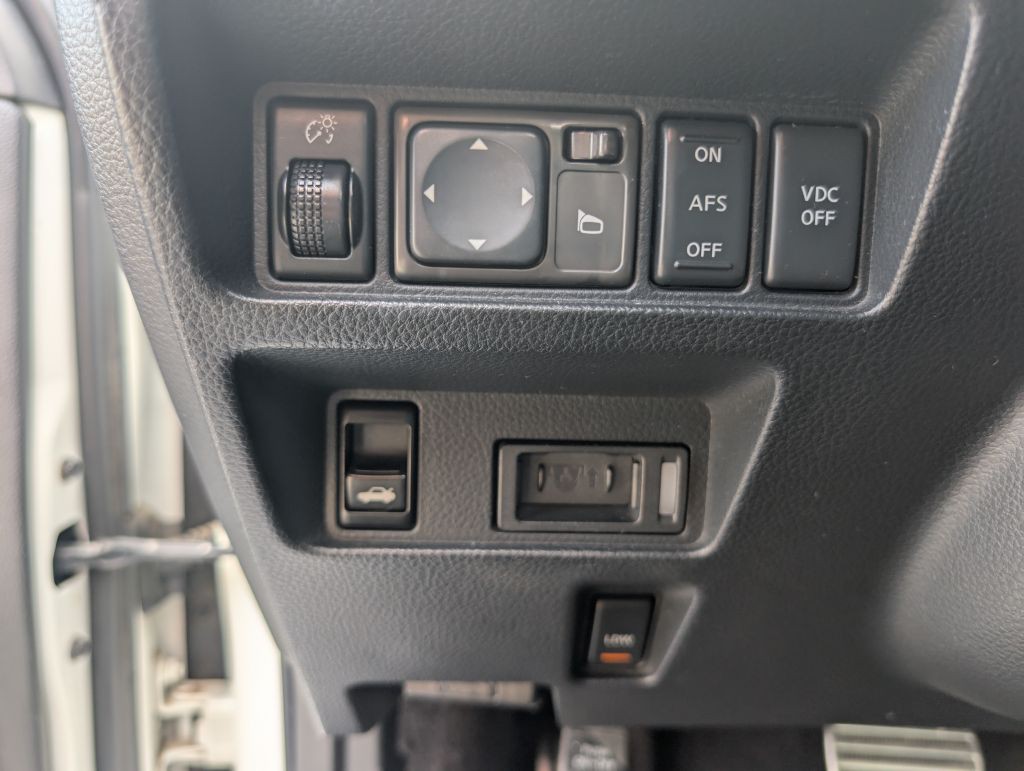2009 INFINITI M45 Image 30