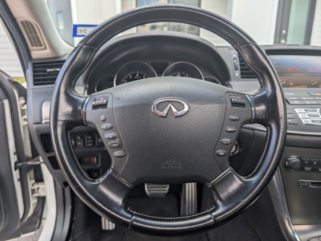 2009 INFINITI M45 Image 31