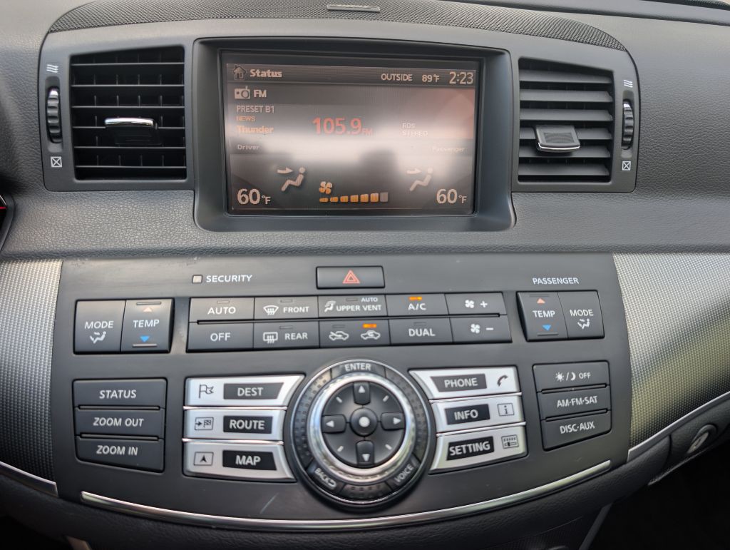 2009 INFINITI M45 Image 33