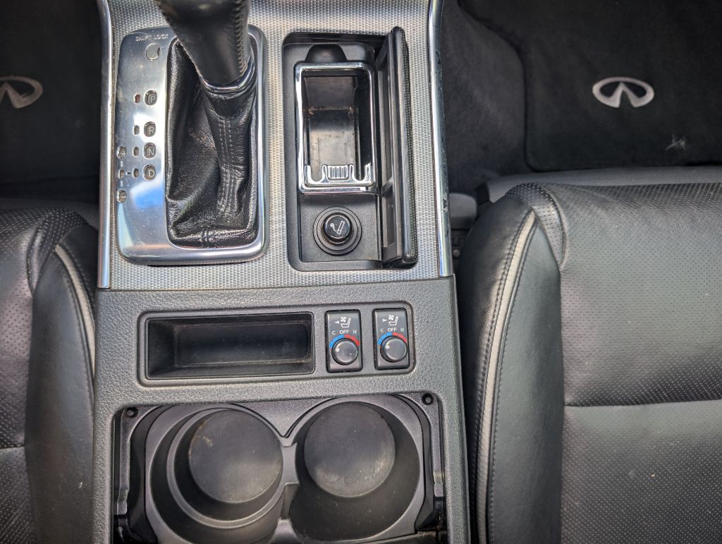 2009 INFINITI M45 Image 37