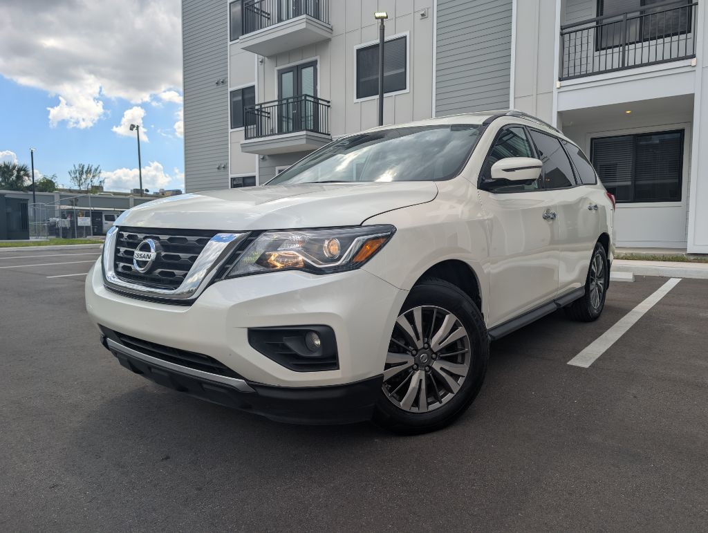 2018 Nissan Pathfinder Image 1