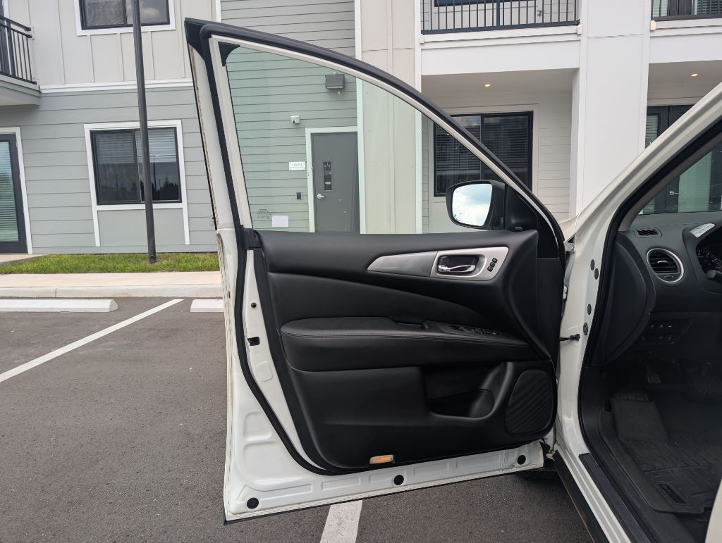 2018 Nissan Pathfinder Image 15