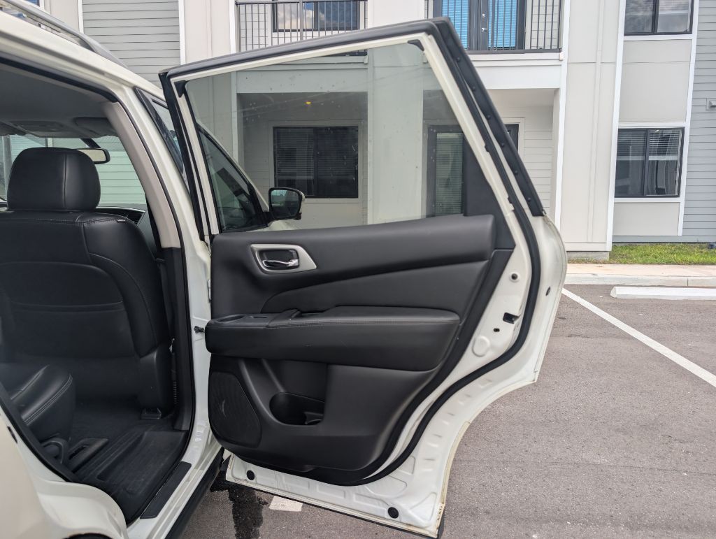 2018 Nissan Pathfinder Image 23