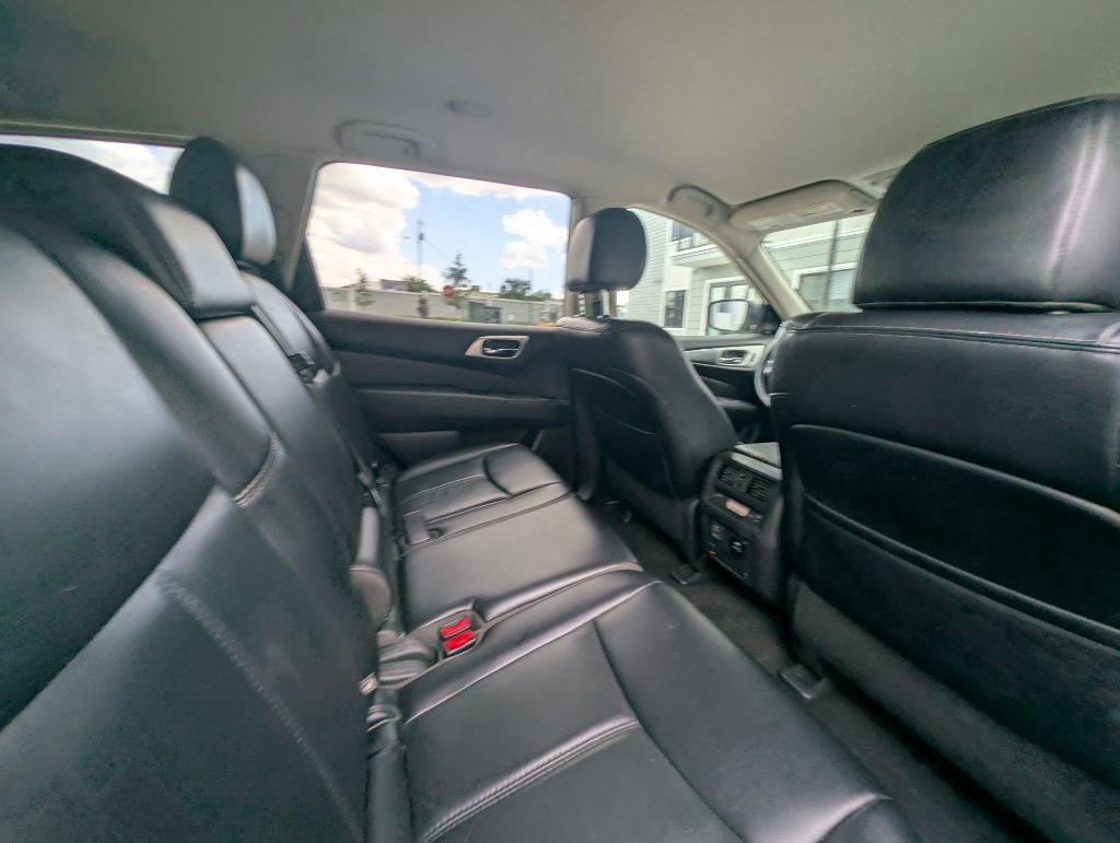 2018 Nissan Pathfinder Image 24