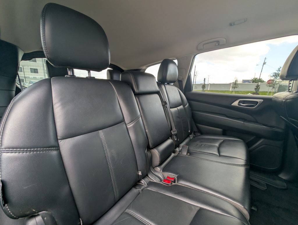 2018 Nissan Pathfinder Image 25