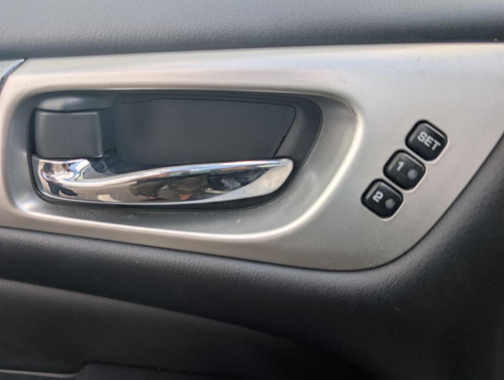 2018 Nissan Pathfinder Image 34