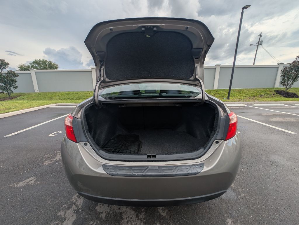 2019 Toyota Corolla Image 12